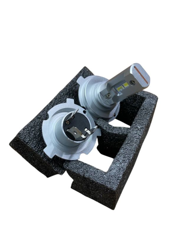 Світлодіодні LED лампи VM9 H4