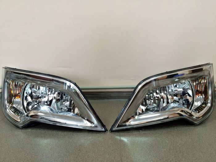 Фара Mercedes Bens TRAVEGO A0008201359