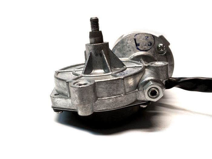 Моторедуктор склоочисника ГАЗель 3302, 3102, 31029, 2410, КАВЗ, УАЗ 31512 передній 176.3730000 (вир-во КЗАЭ)