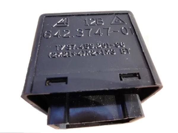 Реле поворотів аварійної сигналізації ГАЗЕЛЬ, СОБОЛЬ, ГАЗ 31105, 3110, 31029 (3х контактне, 12В) 642.3747-01КИ (вир-во КЗАЭ)