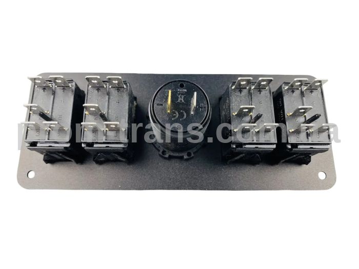 Панель с 4 переключателями, USB-зарядкой QC3.0 и вольтметром 2592