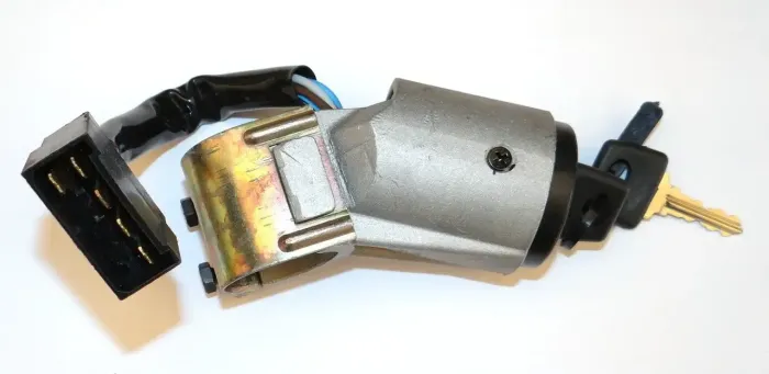 Замок запалювання ГАЗ-3110, 3302, ПАЗ з пристроєм блокування керма 5 контактів 24.3704 (вир-во Автоарматура)