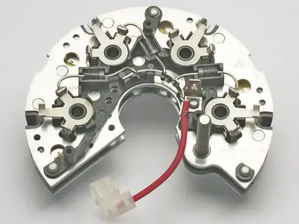 Діодний міст ВАЗ 2110 (херсон.генер) з болтом БВО 11-150-13М (вир-во ВТН) 