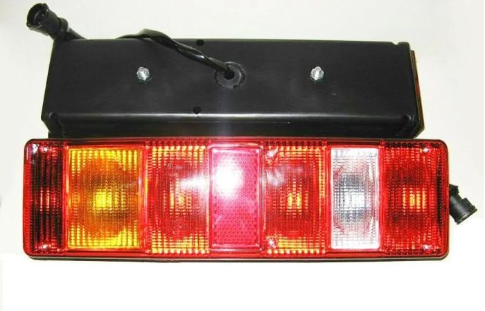 Ліхтар задній КАМАЗ, МАЗ, КРАЗ правий/лівий з джгутом із 6-ти штирьовою вилкою СЦАЗ 7462.3716-10/7472.3716-10 (вир-во РУДЕНСК)