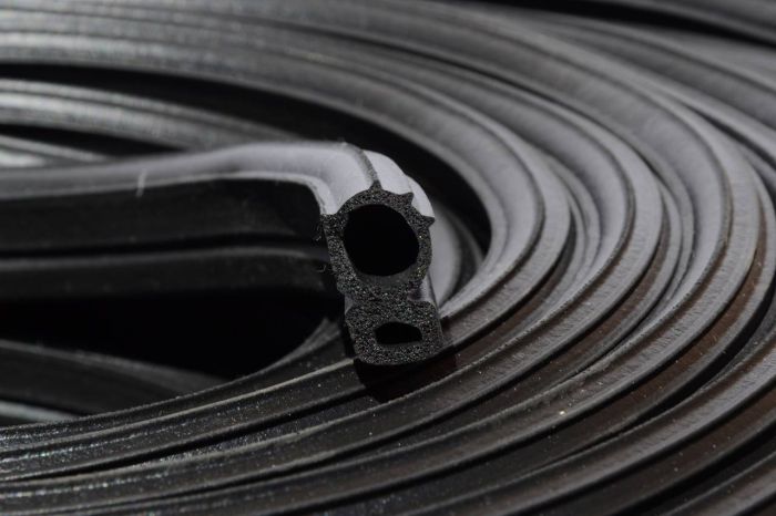 Комплект пористих ущільнювачів дверей Волга ГАЗ-31029 ГАЗ-3110 (компл. 4шт по 3,50 м) 31105-6107018