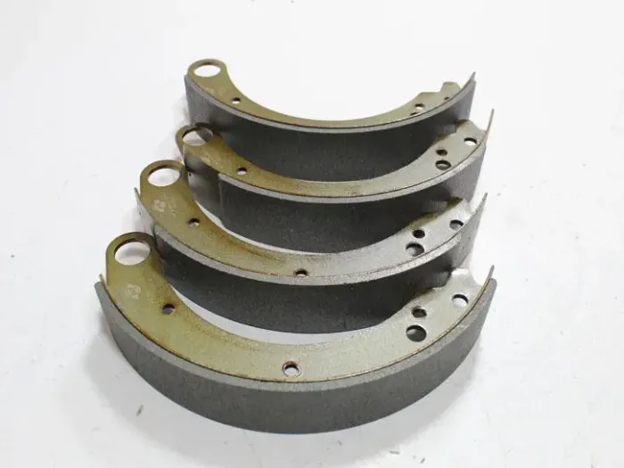 Гальмівна колодка заднього гальма ГАЗ 2410-3110, УАЗ 469 (ПОЧАТОК) 24-3501090