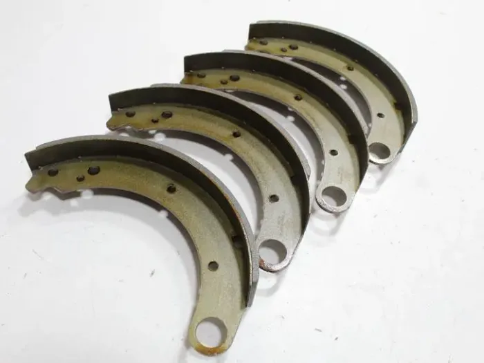 Гальмівна колодка заднього гальма ГАЗ 2410-3110, УАЗ 469 (ПОЧАТОК) 24-3501090