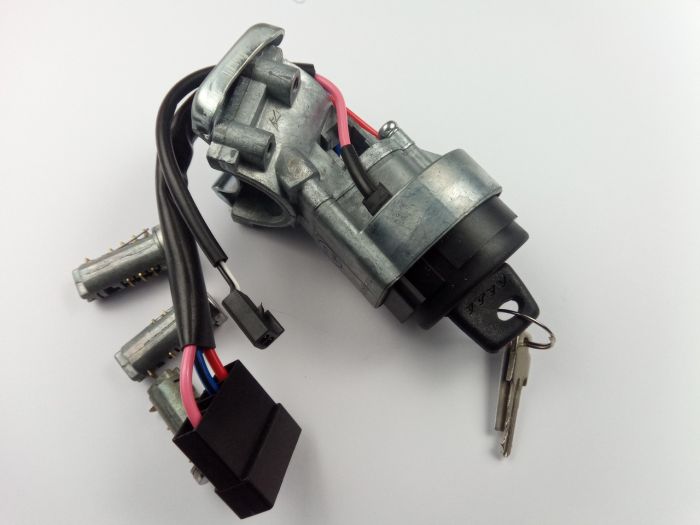 Замок запалювання ВАЗ 1118, 2170, 2123, 2190 з личинками 1118-3704010 (вир-во ДААЗ)