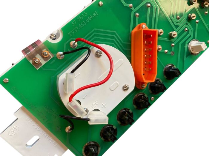 Комбінація приладів ВАЗ 21213 Нива, Тайга 37.3801010 (вир-во Автоприбор)