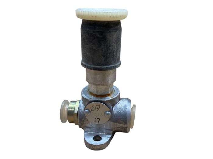 Насос паливний КАМАЗ, КРАЗ, МАЗ, УРАЛ передпусковий універсальний 37.1141010 (вир-во ЯЗДА)