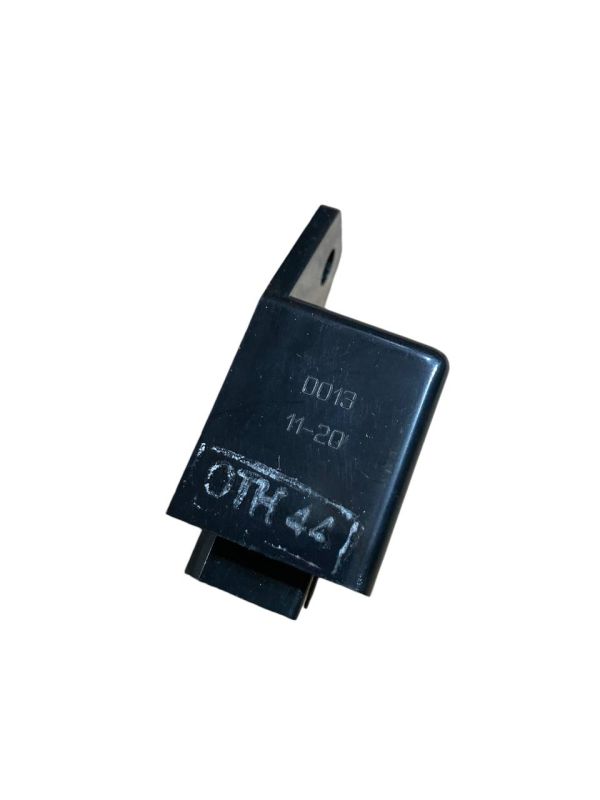 Реле поворотів  Газель, Соболь, Волга 3-х контактне 642.3747-01 (вир-во КЗАЭ)