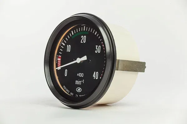 Тахометр УРАЛ, ГАЗ 3309, ГАЗ 66-40 256.3813 (вир-во Автоприбор)