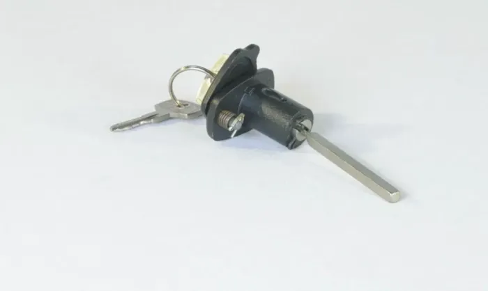 Замок  дверей ГАЗ 4301,3307 прав./лів. (1зам.+2ключа) 4301-6105080 (вир-во ГАЗ)