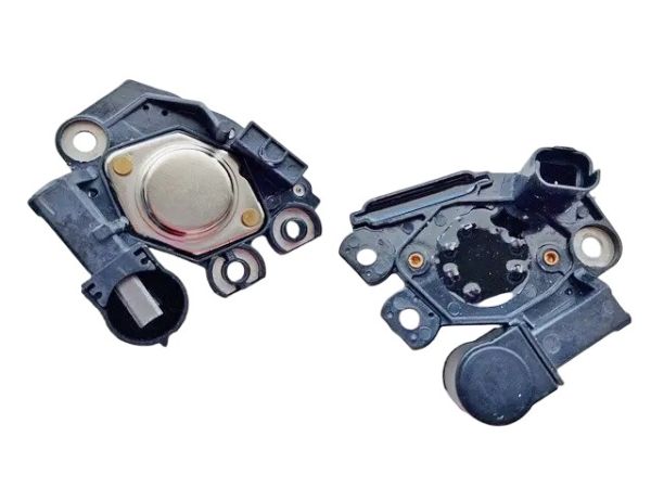 Регулятор напряжения Renault Logan 1.5 dCi 7701047956, Opel Vivaro 2542299, Nissan Primastar 7701047956 (пр-во EuroEx)